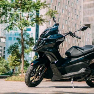 Ventajas reales de conducir un Arena en ciudad: ahorro, silencio y comodidad